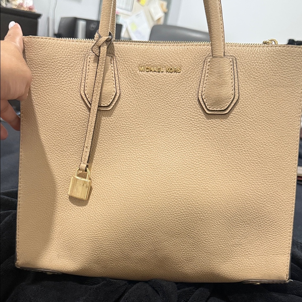 Michael Kors Beige Leather Tote - Picture 1 of 1